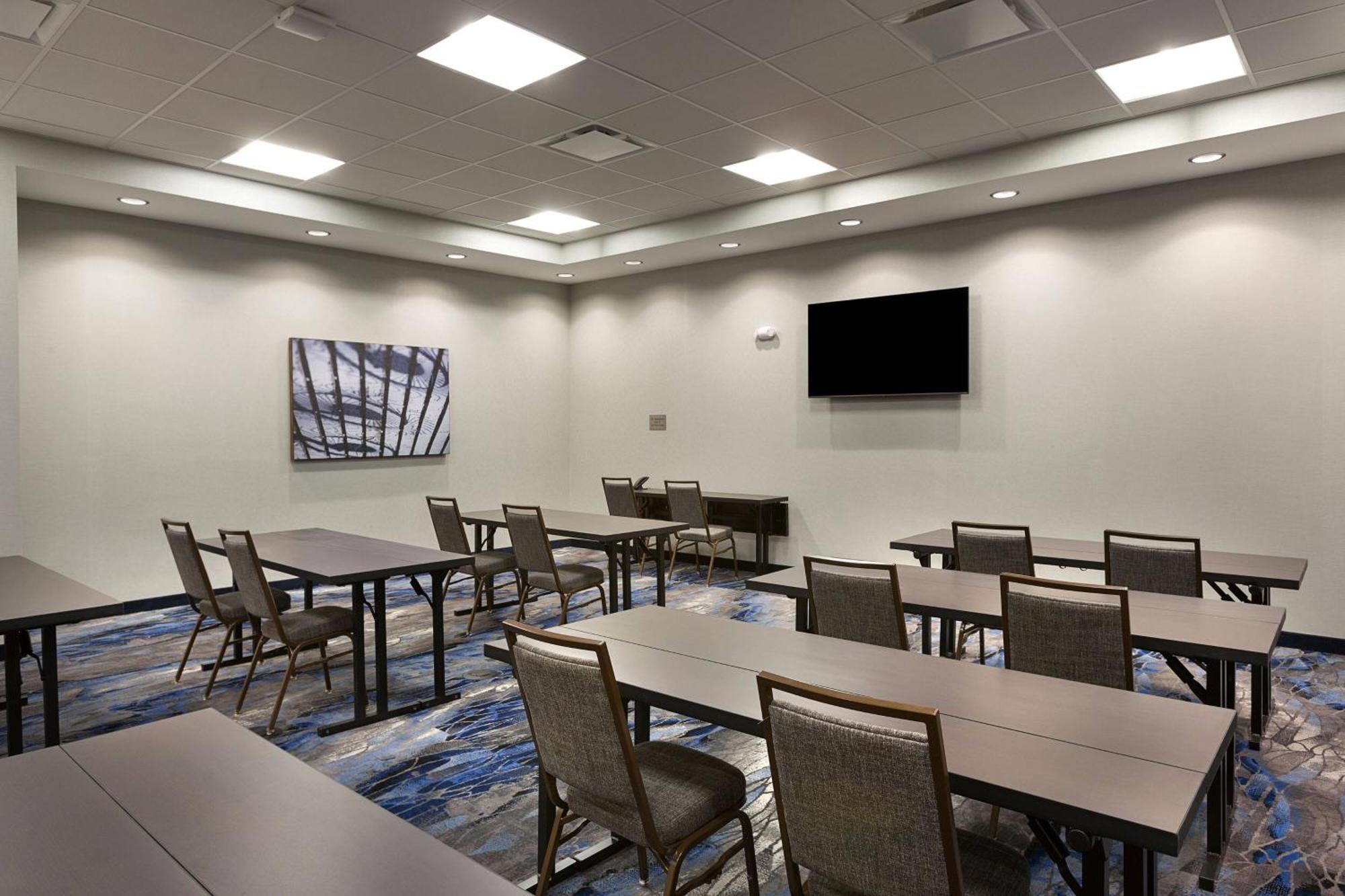 Fairfield By Marriott Inn & Suites Стейтсвилл Экстерьер фото