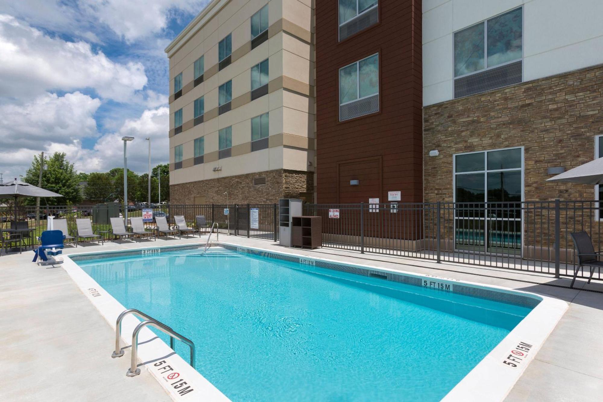 Fairfield By Marriott Inn & Suites Стейтсвилл Экстерьер фото