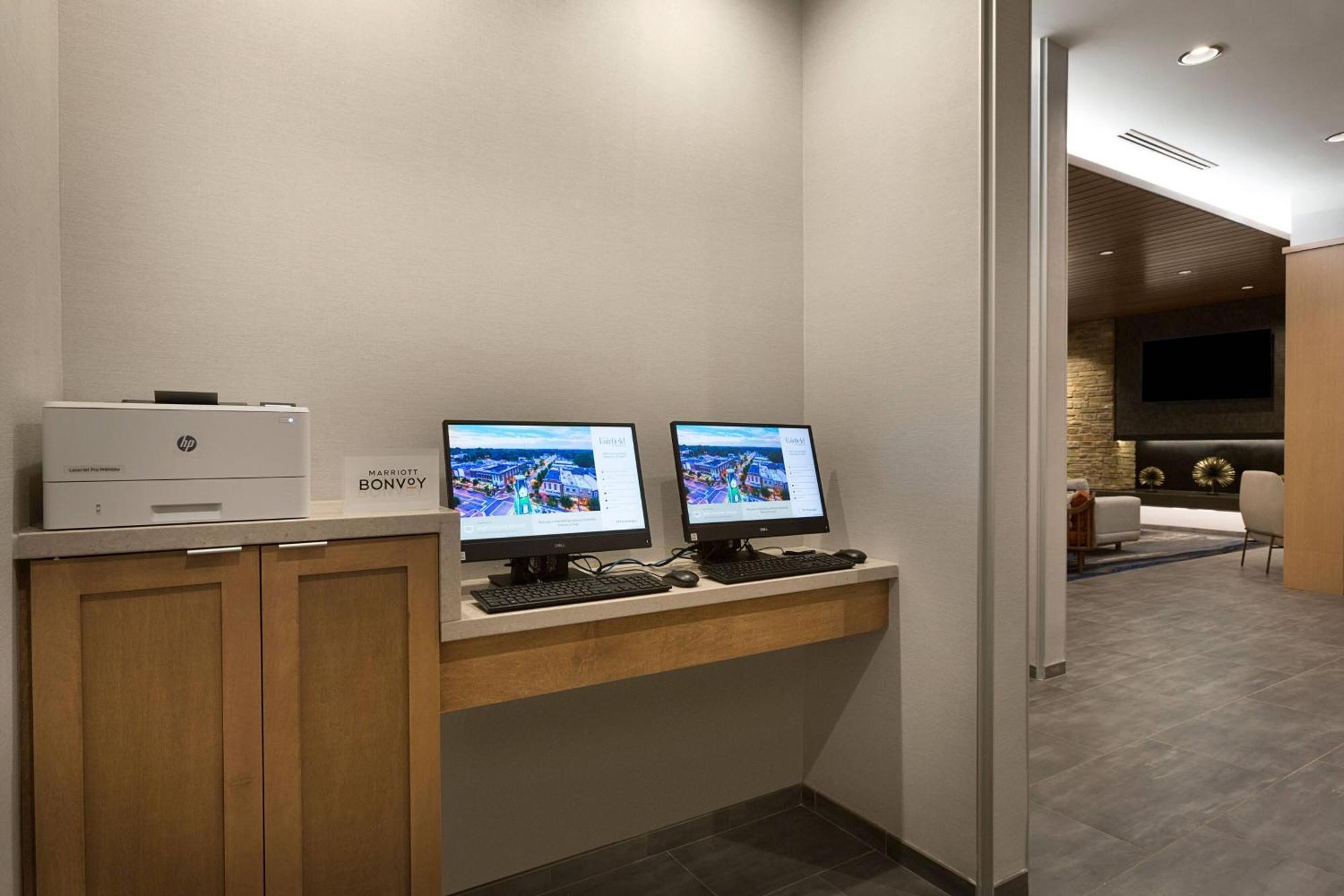 Fairfield By Marriott Inn & Suites Стейтсвилл Экстерьер фото